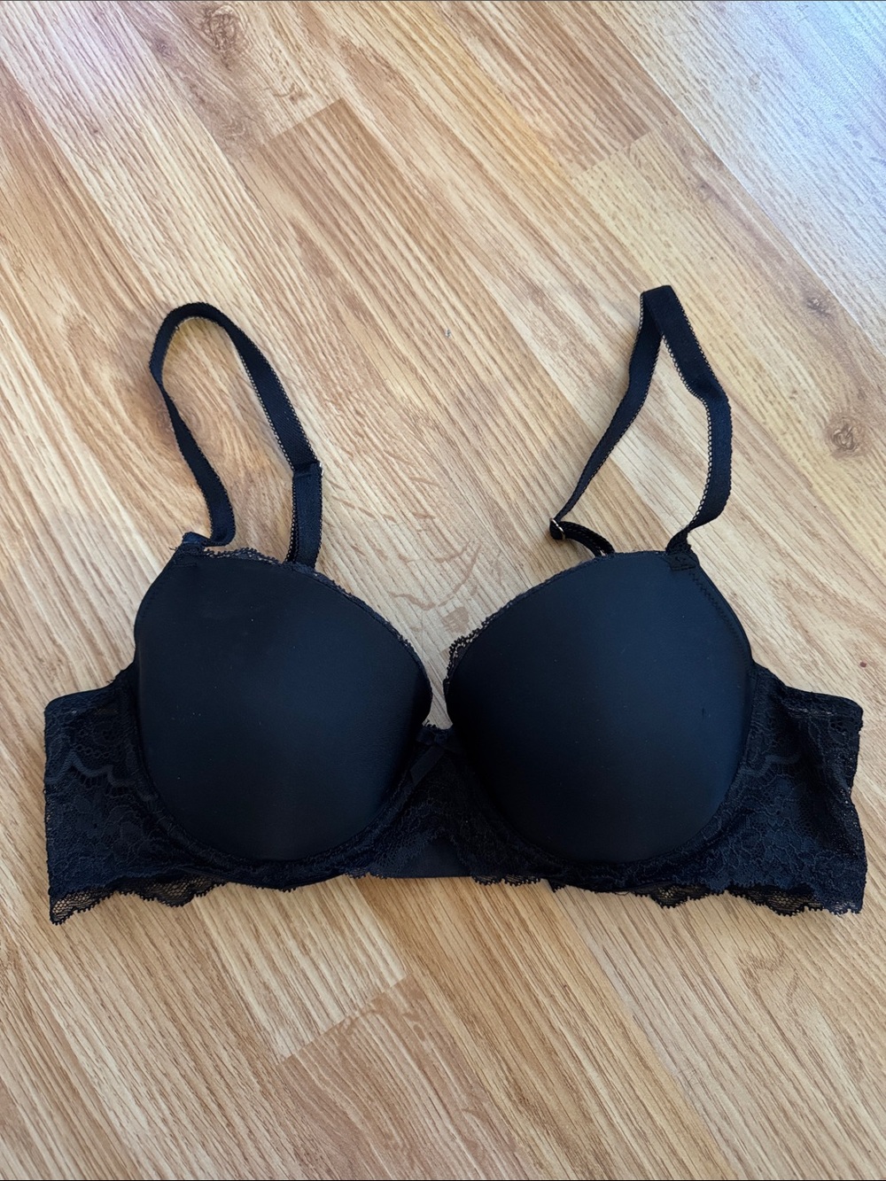 Victoria's Secret Lace Demi Bra ✨ size 34C